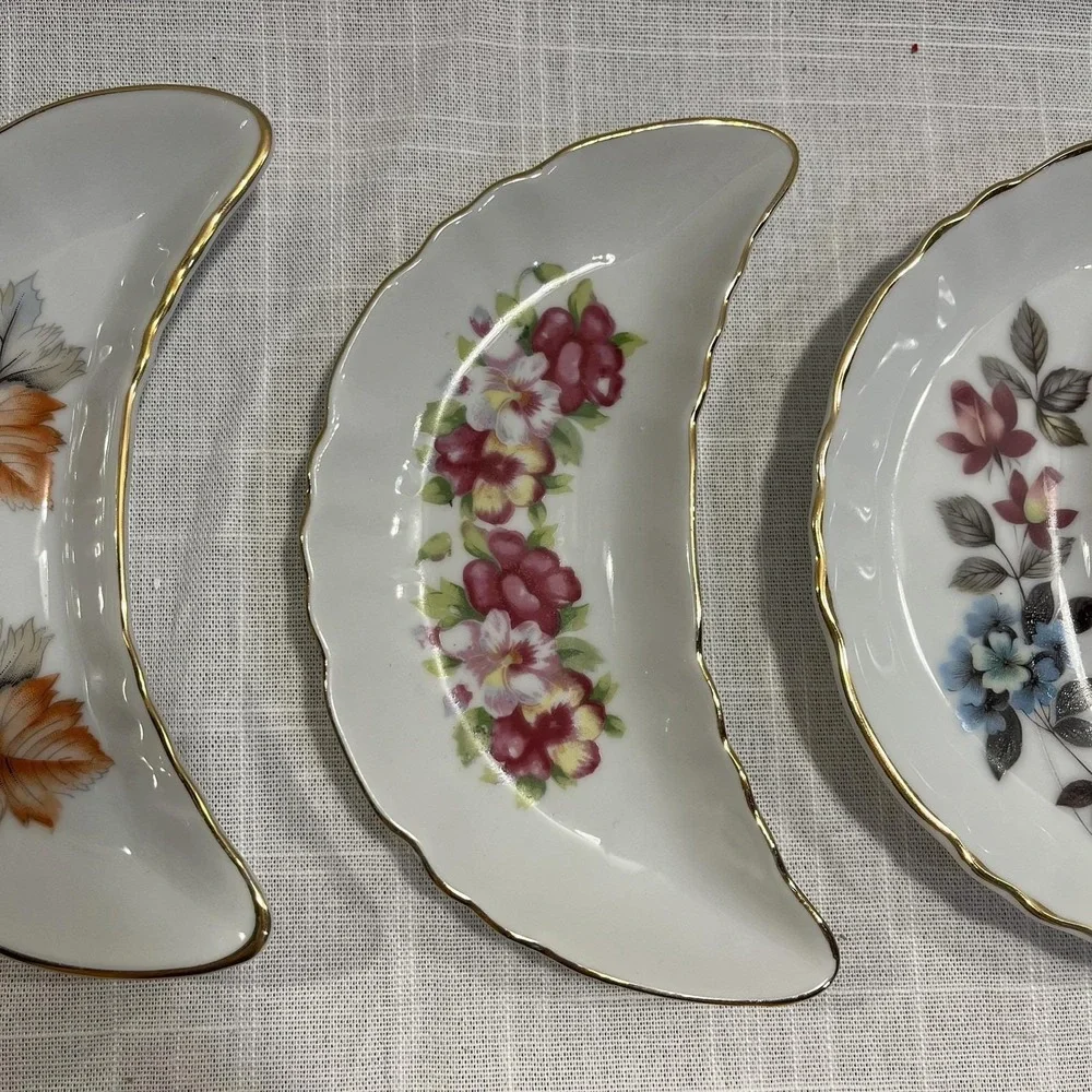 VTG  Chadwick Crescent Bone Dish With Floral Design, Gold Trim. Set Of 6